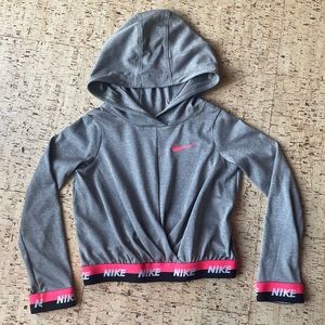 Nike Cropped Long Sleeve Shirt